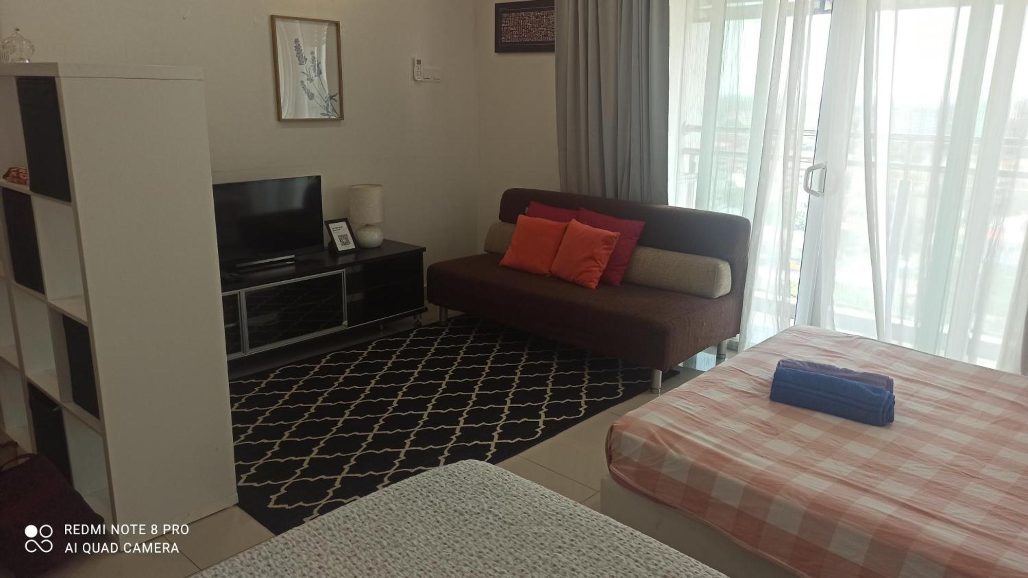 Zulanie Family Studio At D'Perdana Apartment, Spacious And Cozy With Pool, Free Wifi & Netflix Kota Bharu Kültér fotó
