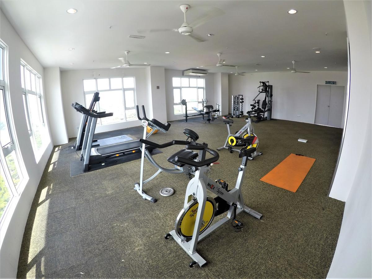Zulanie Family Studio At D'Perdana Apartment, Spacious And Cozy With Pool, Free Wifi & Netflix Kota Bharu Kültér fotó