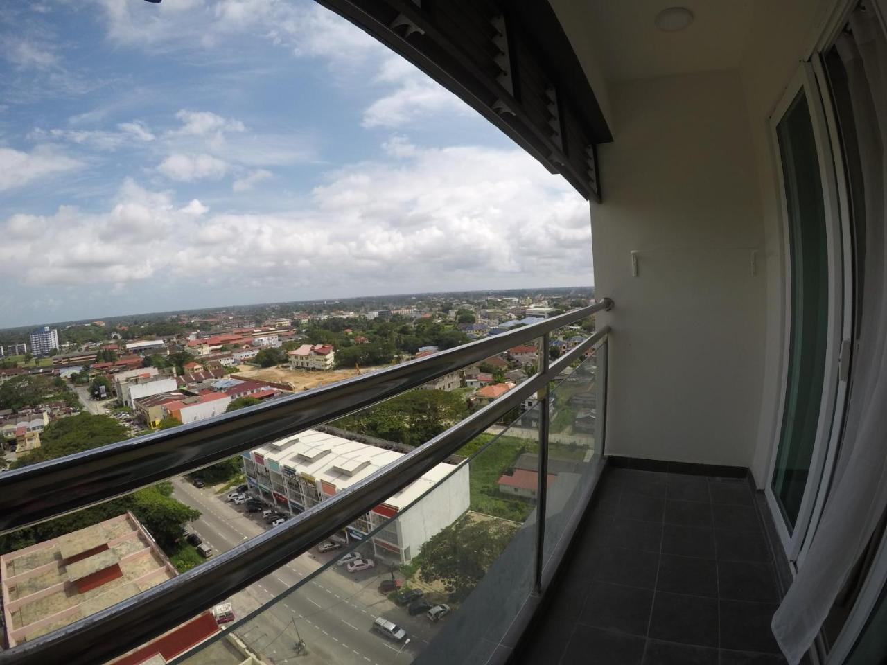 Zulanie Family Studio At D'Perdana Apartment, Spacious And Cozy With Pool, Free Wifi & Netflix Kota Bharu Kültér fotó